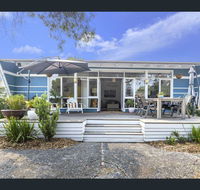 Toot Toot  50s Classic Beach House with Bungalow - Accommodation Resorts