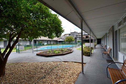 Townhouse Motel Cowra - Accommodation Resorts 3