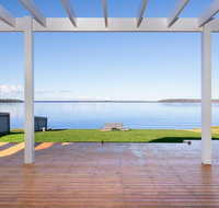 Tranquility Absolute Waterfront - Pet Friendly - 10 Mins to Hyams Beach - Accommodation Resorts