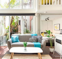 Trendy Loft Near Smith St. with Cosy Courtyard and Parking - Accommodation Resorts