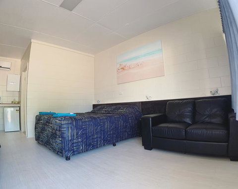 Tropical City Motor Inn - Accommodation Resorts 2