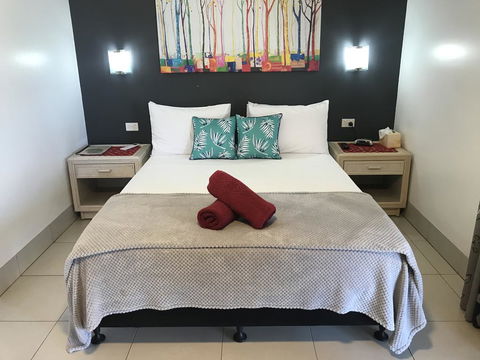 Tropical Lodge - Accommodation Resorts 2