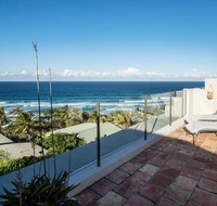 Tuscan inspired townhouse minutes from the beach - Accommodation Resorts