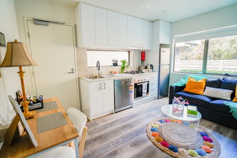 U1 Brunswick Living Brand New Apartment Close To Airport And CBD - Accommodation Resorts 0