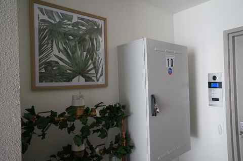 U101 Brunswick Living Brand New Deluxe Balcony Apartment Close To Airport And CBD - Accommodation Resorts 3