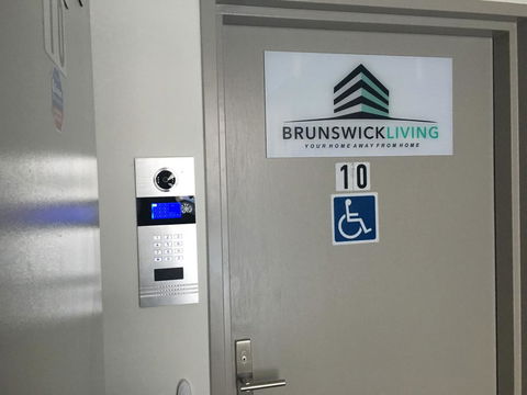 U201 Brunswick Living Brand New Deluxe Balcony Upper Floor Apartment Close To Airport And CBD - Accommodation Resorts 3