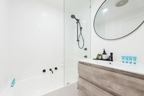 ULTIMATE BONDI LIVING - Accommodation Resorts 3