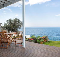 Unbelievable Clifftop Townhouse with Ocean Views - Accommodation Resorts