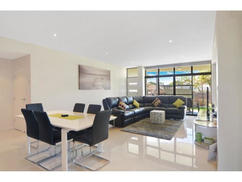 Utopia Apartment - Accommodation Resorts 1