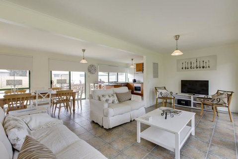 Villa De Mer At Phillip Island - Accommodation Resorts 0