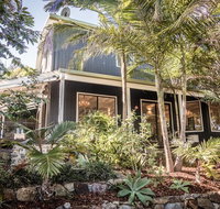Vintage Inspired Three Bedroom Home- Heated Pool - Accommodation Resorts