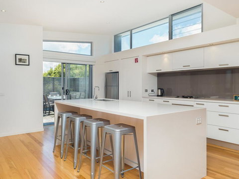 Waikiki Dream - Accommodation Resorts 3