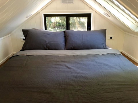 Walden Tiny House - Accommodation Resorts 3