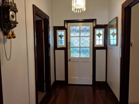 Walnut Cottage - 2 Bedroom Pet Friendly Country Cottage - Accommodation Resorts 2