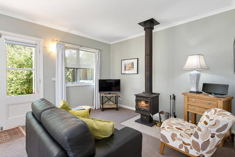 Amelina Cottages - Accommodation Resorts 38