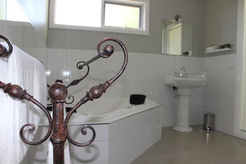 Amelina Cottages - Accommodation Resorts 24