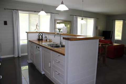 Amelina Cottages - Accommodation Resorts 31