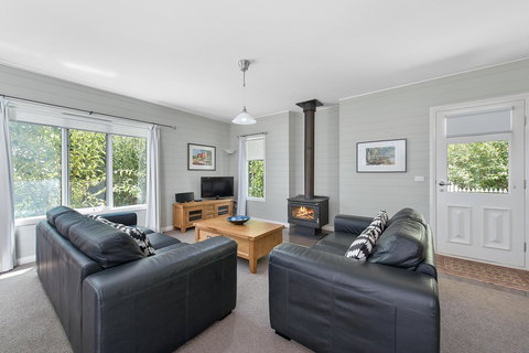 Amelina Cottages - Accommodation Resorts 1