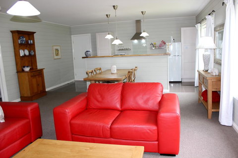 Amelina Cottages - Accommodation Resorts 28