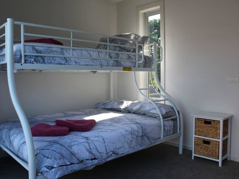 Central To Cowes - Accommodation Resorts 7