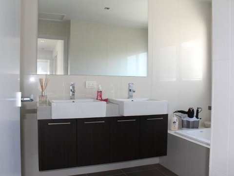 Central To Cowes - Accommodation Resorts 13