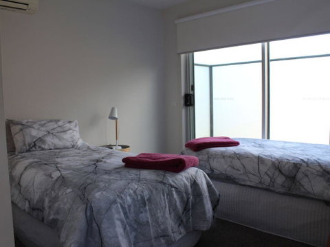 Central To Cowes - Accommodation Resorts 8