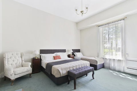 The Riversleigh - Accommodation Resorts 8