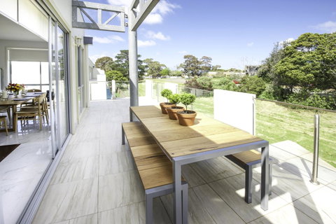 Phillip Island Towers - Accommodation Resorts 3