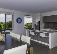 1 Pebble Place - Accommodation Resorts