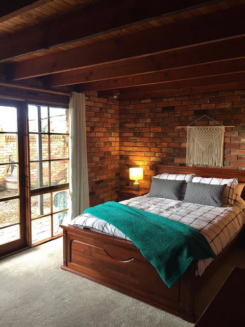 Bricks And Roses - Accommodation Resorts 14