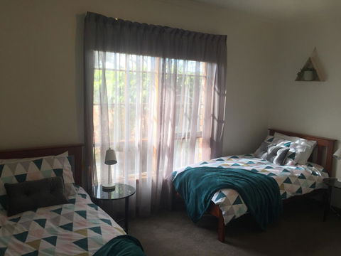 Bricks And Roses - Accommodation Resorts 16