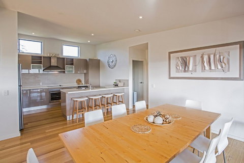 Saltwater Breeze Retreat - Accommodation Resorts 5