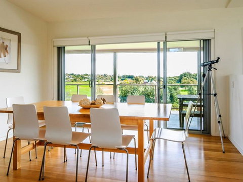 Saltwater Breeze Retreat - Accommodation Resorts 12