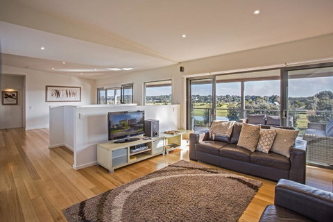 Saltwater Breeze Retreat - Accommodation Resorts 4