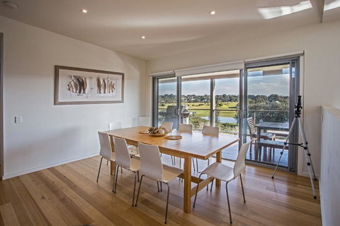 Saltwater Breeze Retreat - Accommodation Resorts 11