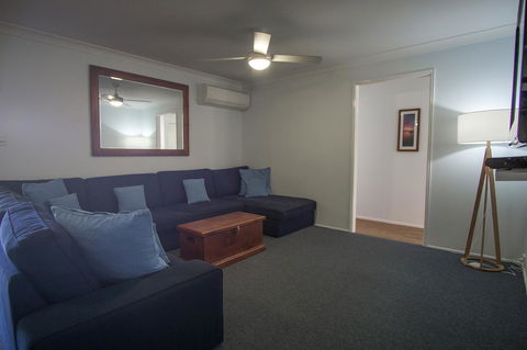 Debbie\'s Place - Accommodation Resorts 7