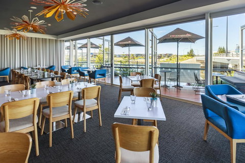 Mercure Sunshine Coast Kawana Waters - Accommodation Resorts 2