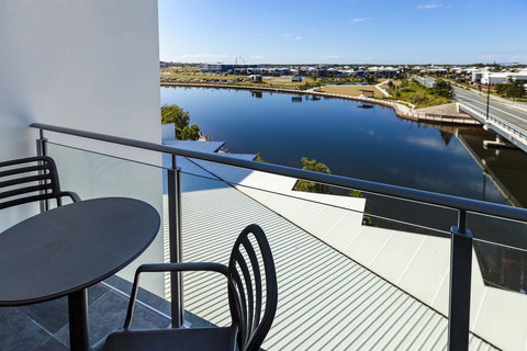 Mercure Sunshine Coast Kawana Waters - Accommodation Resorts 9