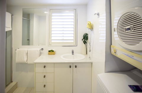 Ocean Breeze Resort - Accommodation Resorts 31
