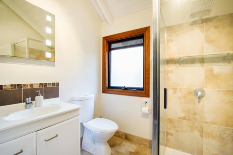 Airlie Beach Eco Cabins - Adults Only - Accommodation Resorts 22