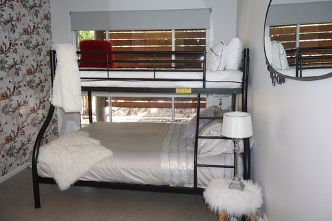 Airlie Beach Eco Cabins - Adults Only - Accommodation Resorts 17