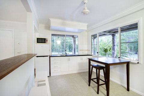 Airlie Beach Eco Cabins - Adults Only - Accommodation Resorts 37