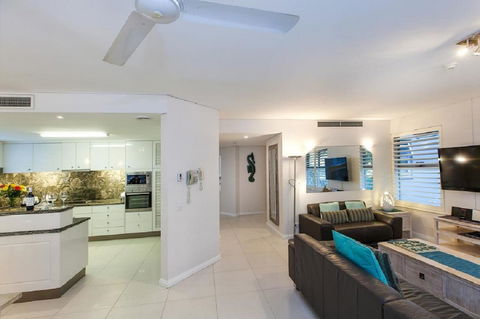 Emerald Noosa - Accommodation Resorts 8