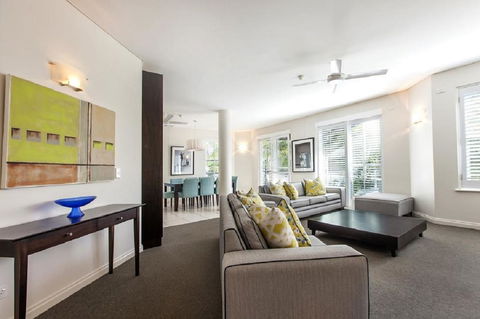 Emerald Noosa - Accommodation Resorts 7