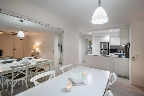 Noosa Harbour Resort - Accommodation Resorts 28