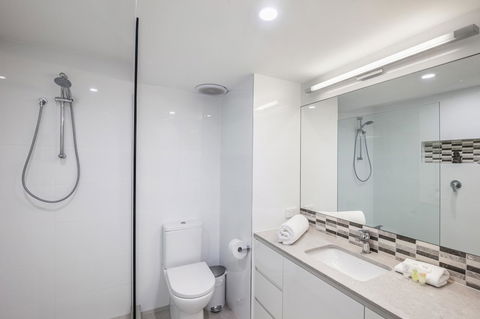 Noosa Harbour Resort - Accommodation Resorts 29