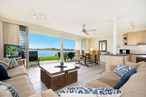 Noosa Harbour Resort - Accommodation Resorts 7