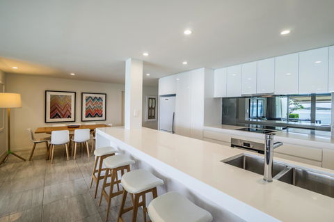Noosa Harbour Resort - Accommodation Resorts 42
