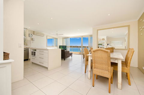 Noosa Harbour Resort - Accommodation Resorts 44