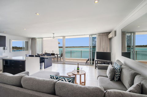 Noosa Harbour Resort - Accommodation Resorts 34